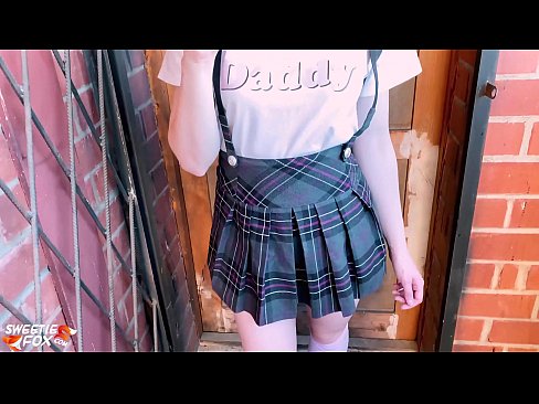 ❤️ Schoolmeisje zuigt haar lul diep en neukt in plaats van lessen ️ Fucking video at us ☑