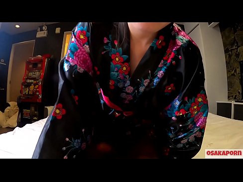 ❤️ Jong cosplay meisje houdt van seks tot orgasme met een squirt in een paardenvrouwtje en een blowjob. Aziatisch meisje met harig kutje en mooie tieten in traditioneel Japans kostuum in amateur video waarin masturbatie met neukspeeltjes wordt getoond. Sakura 3 OSAKAPORN. ️ Fucking video at us ☑