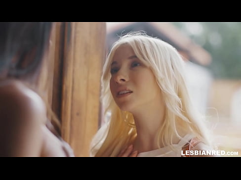 ❤️ Meisje komt een paar maanden later thuis en eindigt met het eten van haar stiefmoeders poesje ️ Fucking video at us ☑